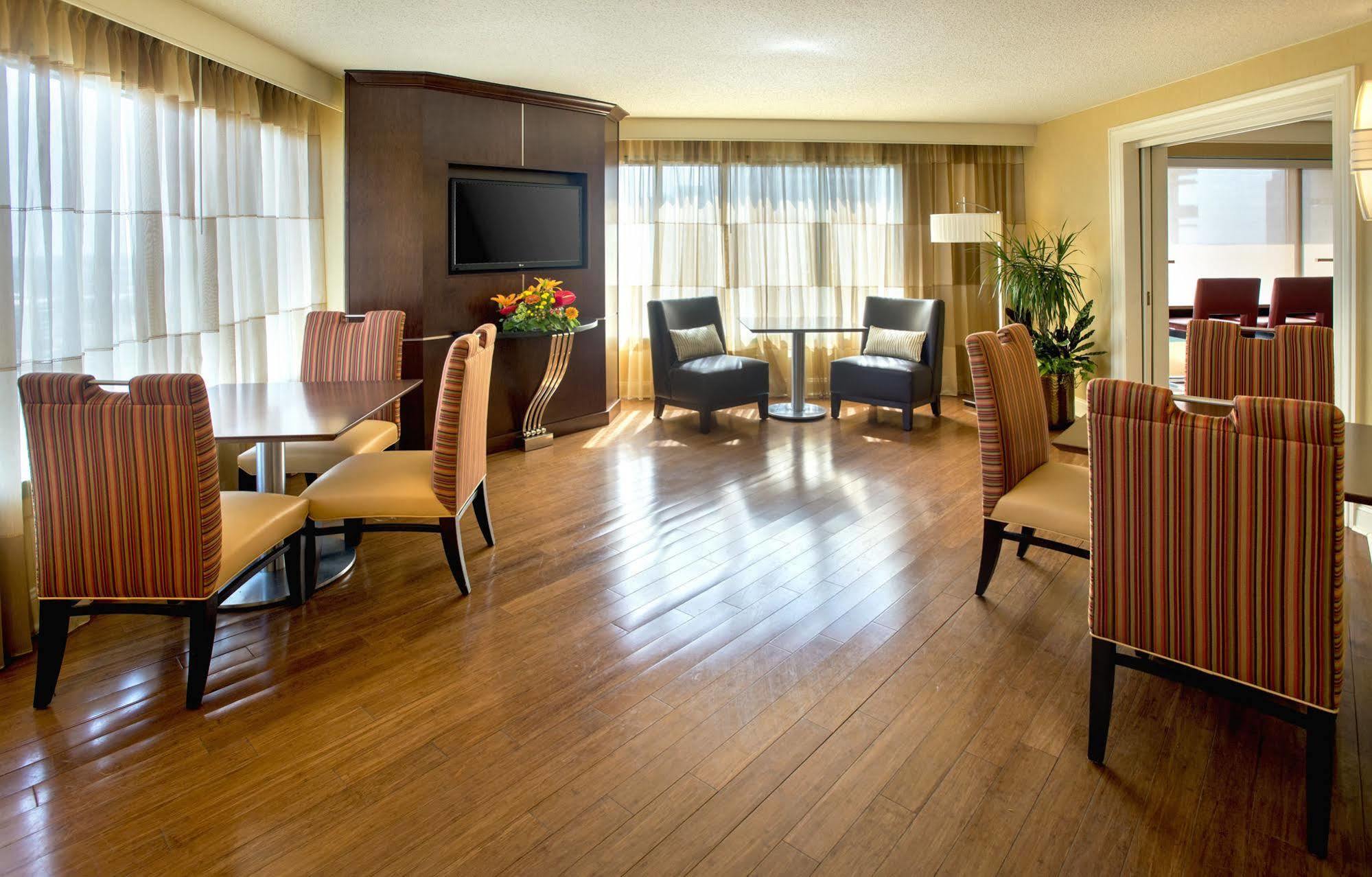 Hotel Norfolk Waterside Marriott Exterior foto